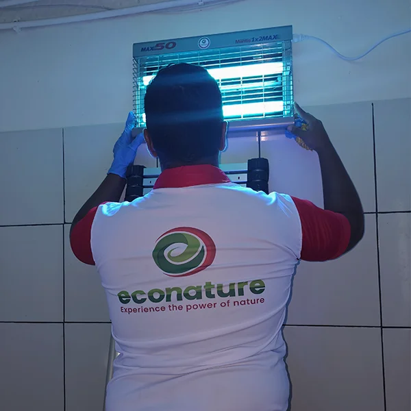 fly control econature